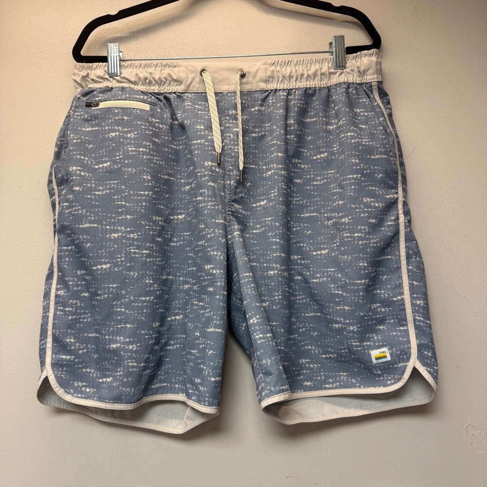 Vuori Banks Boardshorts Mens XXL Blue White‎ Excellent Recycled Stretch 7.5"